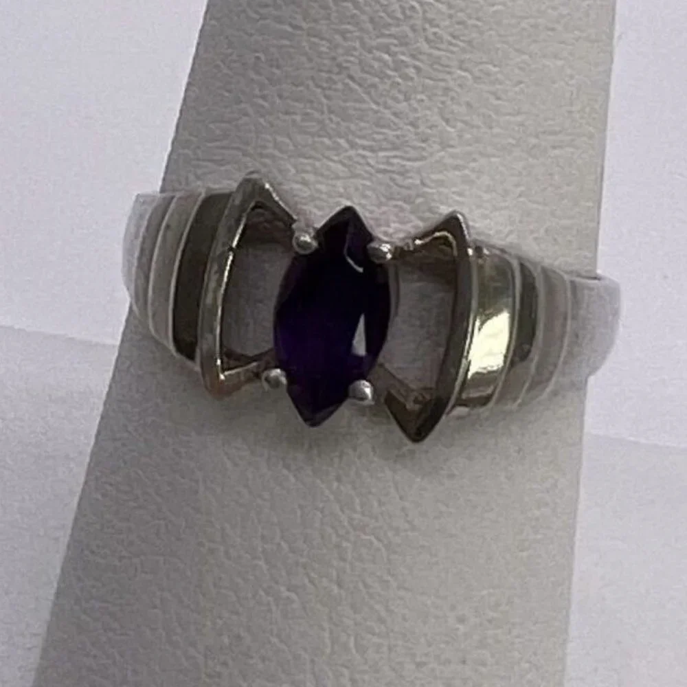 N/A silver ring